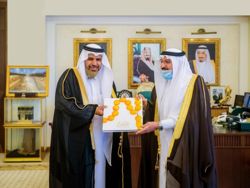 تكريم الاستاذ خالد العمار من قبل أمير منطقة القصيم صاحب السمو الملكي الأمير الدكتور