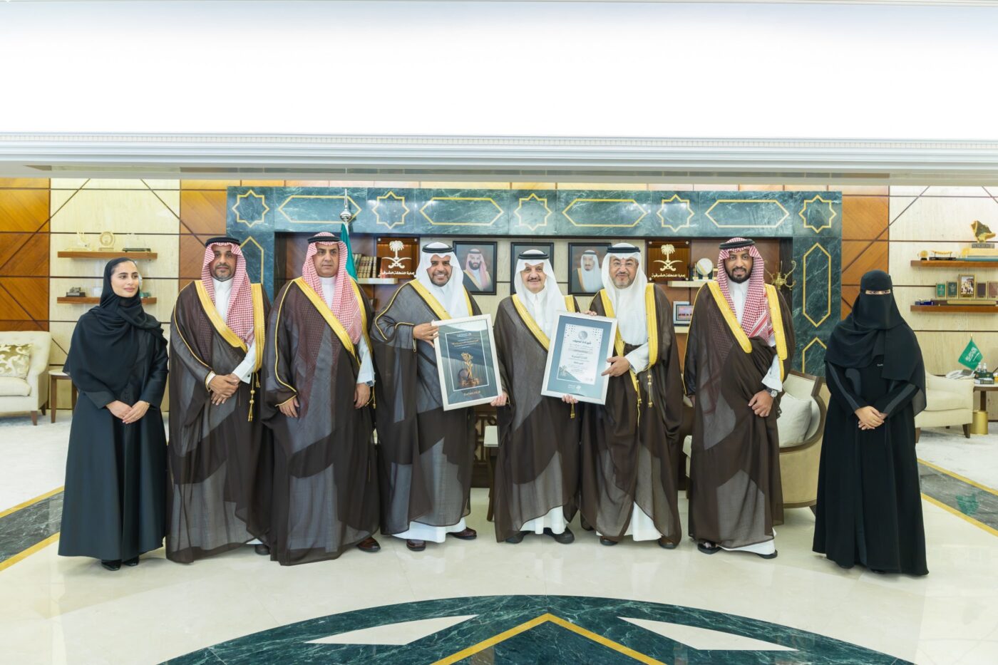 سمو أمير المنطقة الشرقية يستقبل رئيس وأعضاء مجلس الأمناء لمؤسسة أكاديمية التعلّم لتنمية المجتمع